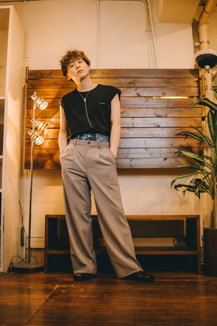 item logo no-sleeve (black)