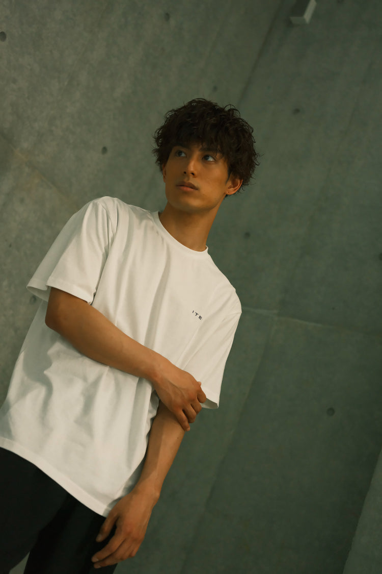 item logo tee (white)