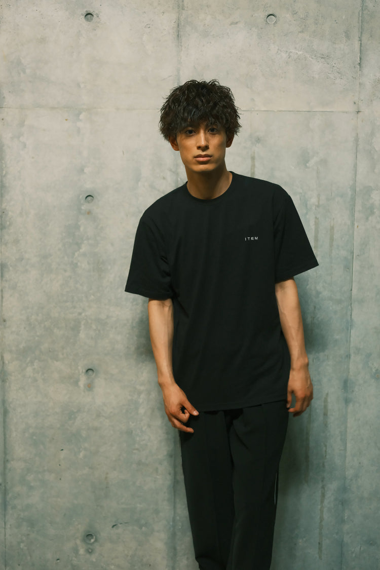 item logo tee (black)